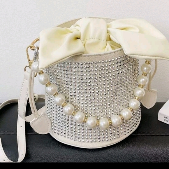 Rhinestone Faux Pearl Bucket Bag - Picture 4 of 8